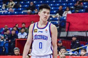 尽力了!林庭谦24中13&5记三分空砍34分8板9助3断 上半场24分