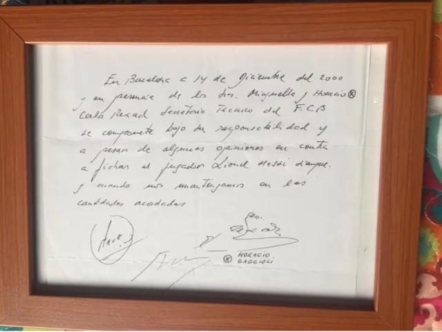 开云体育APP下载-巴萨签梅西餐巾纸文件拍卖 明格利亚要让它拍不成