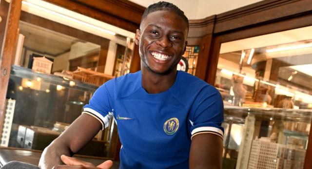 开云体育APP下载-切尔西宣布乌戈舒库加盟 双方签下“7+1”合同